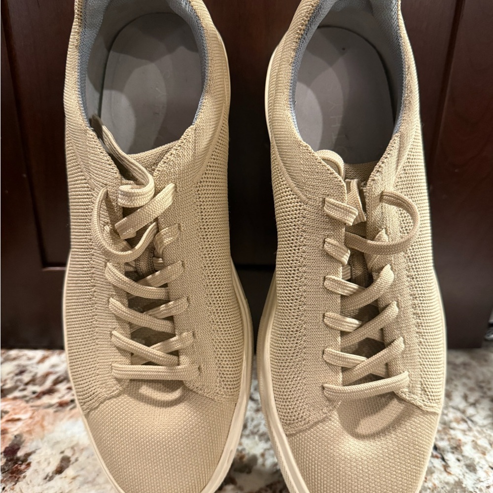 *PRE-OWNED/GOOD CONDITION* Rothy's M10.5/W12 RS02 Sneakers in Wheat